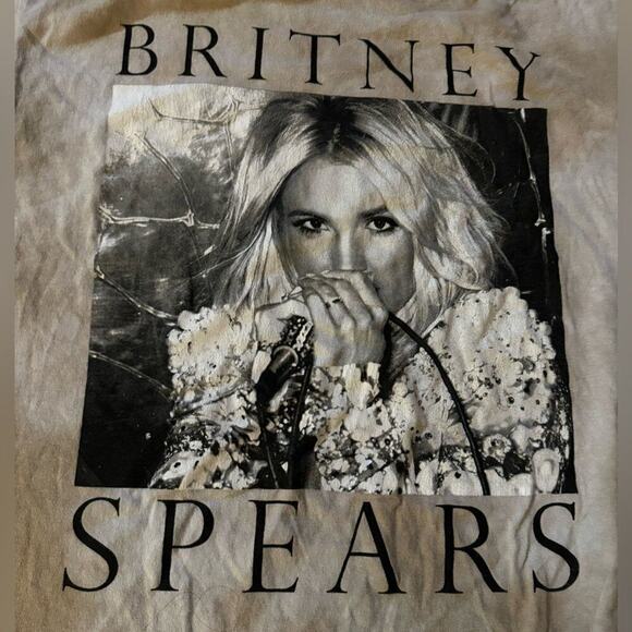 Britney Spears Tan Light Tie Dye Graphic T-shirt, Size Medium, New without Tag - Picture 5 of 5